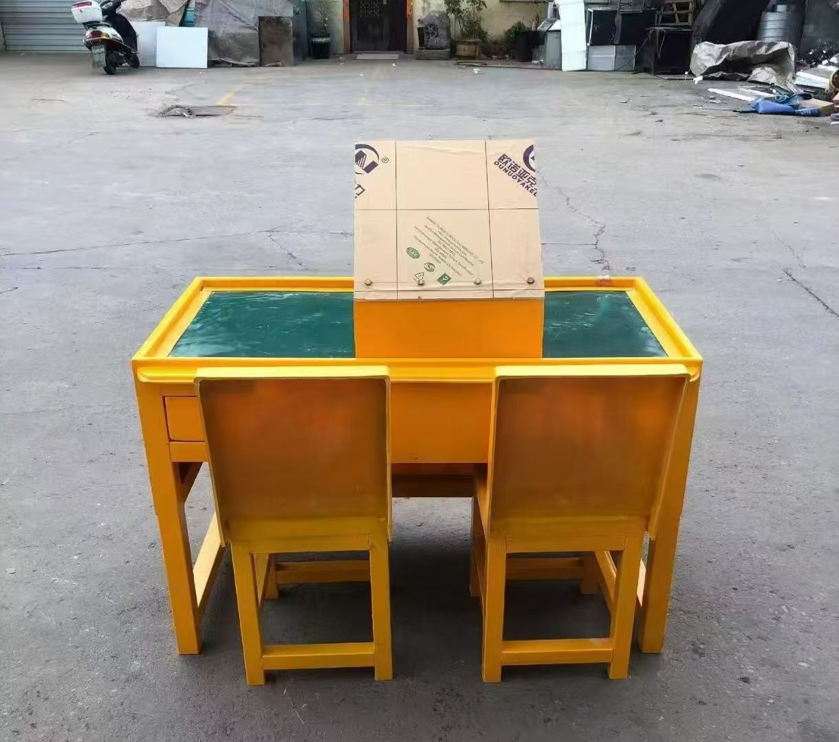 枣阳防静电导通桌井下煤矿火工品发放桌：危险品流转的安全守护者