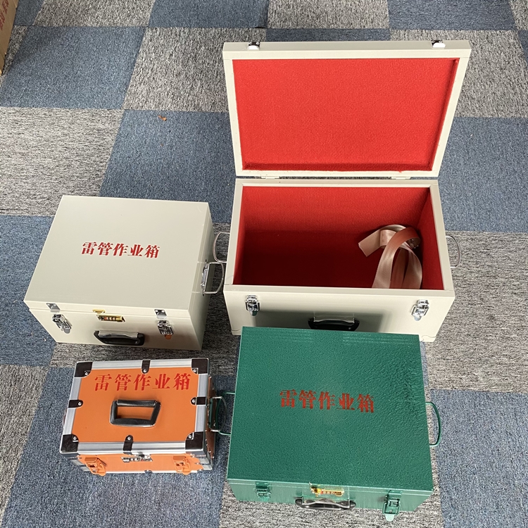 枣阳爆破工程作业箱如何选择？玻璃钢与传统材质的全面对比